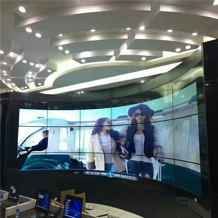 3 x 6 55 inch Curved LCD video walls for Shopping Mall